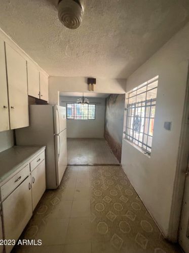 2901 21st Ave, Phoenix AZ 85027-3422 exterior