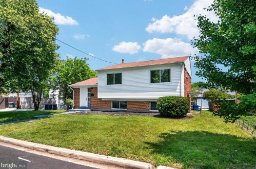 4433 19th Pl, Washington, DC 20018-3321