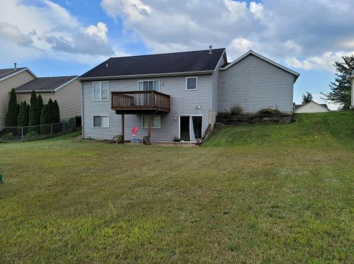 732 Green Meadows Dr, Middlevle, MI 49333-8181