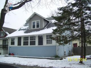 4825 Kilpatrick Ave, Chicago IL  60630-1725 exterior