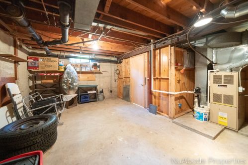 912 Westend Ave, Grand Rapids MI 49504-3847 exterior