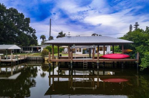 2180 Hbr Ln, Naples FL 34104-4218 exterior