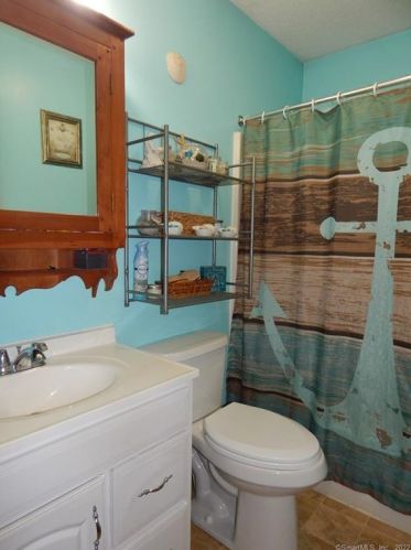 75 Bush Hl Rd, Exeter CT 06249-1210 exterior