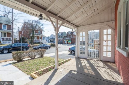 232 Chestnut Ave, Ardmore, PA 19003-2723