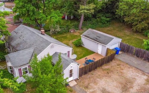 93 Aldrew Ter, Springfield MA 01119-2424 exterior