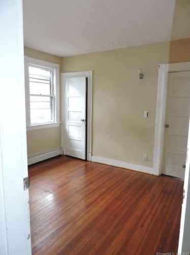 193 Bassett St, New Britain CT 06051-3421 exterior