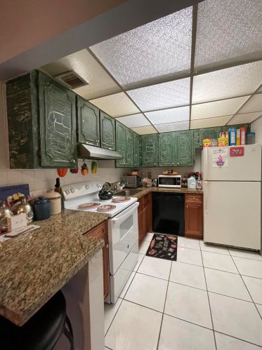 490 20th St, Boca Raton FL  33431-7944 exterior