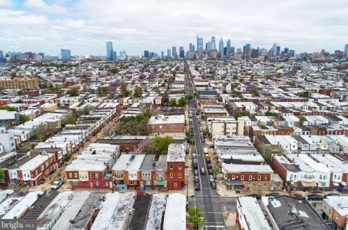 2001 Mckean St, Philadelphia PA 19145-2826 exterior