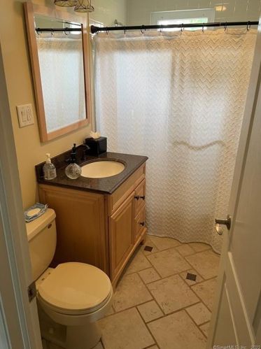 25 Odell Ave, Milford CT 06460-7324 exterior