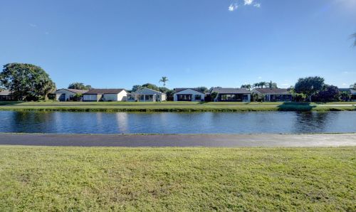 5136 Mirror Lk Blvd, Boynton Beach FL 33472-1211 exterior