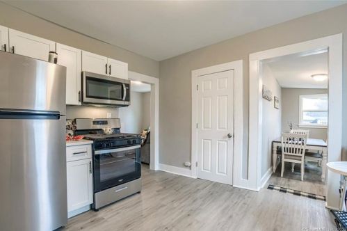 293 Gln St, New Britain CT 06051-3060 exterior