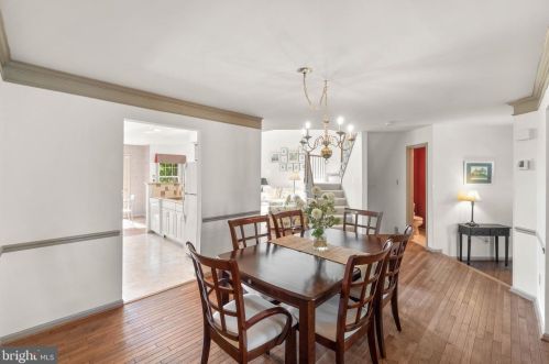 10960 Bloomingdale Dr, Rockville MD 20852-5550 exterior