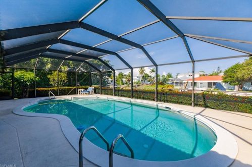 1700 Sandpiper St, Naples FL 34102-1508 exterior