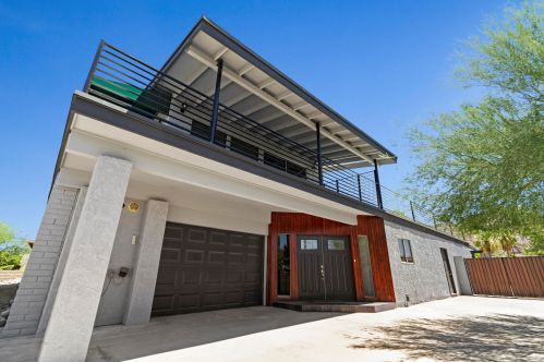 7037 21st St, Phoenix, AZ 85020-5635