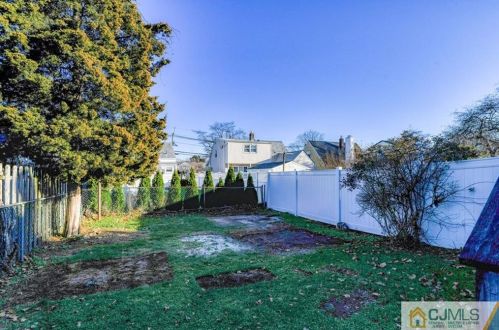 44 Coolidge Ave, Edison NJ 08837-2853 exterior