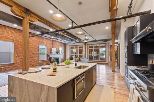 220 Prince St, Lancaster PA 17603-5878 exterior