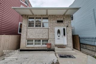 3624 Dickens Ave, Chicago, IL 60647-3619