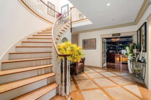 235 Warren St, Brookline MA 02445-5942 exterior