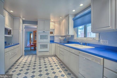 1712 Wheatland Ave, Lancaster PA 17603-4520 exterior