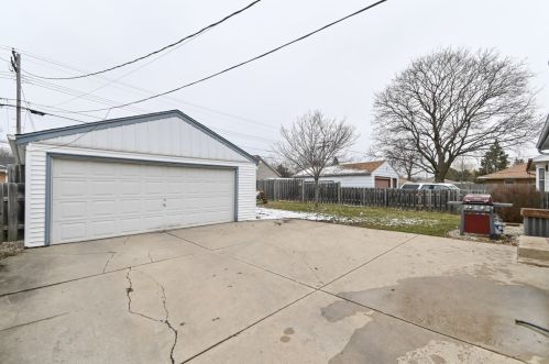 4017 54 St, Milwaukee WI 53220-2613 exterior