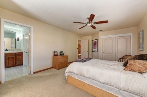 9811 Blue Lk Dr, Folsom CA 95630-1909 exterior