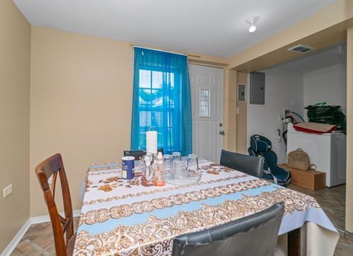 2720 Karlov Ave, Chicago IL 60652-3121 exterior