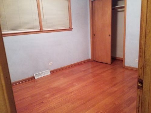 5725 Newland Ave, Chicago, IL 60638-3222