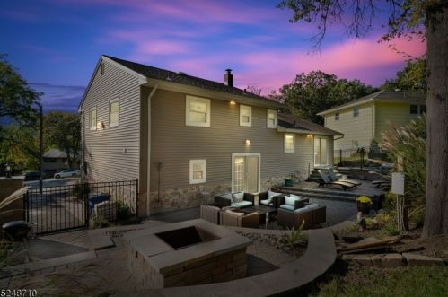 36 Aspen Rd, Town Center NJ 07052-1201 exterior