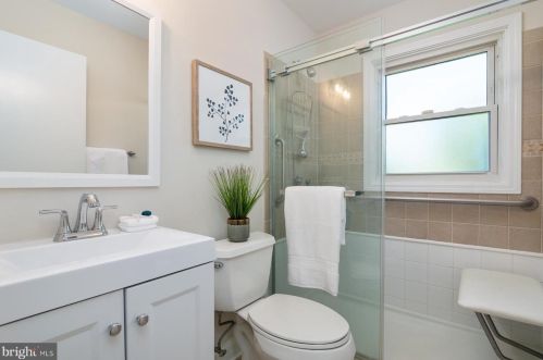 1320 Meadowvale Rd, Glen Burnie MD 21060-7017 exterior