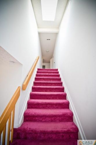 10 Park Gate Dr, Edison NJ 08820-4025 exterior