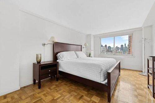 401 86th St, New York NY  10028-6403 exterior