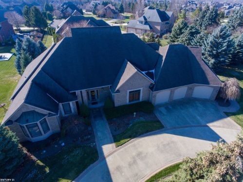 33654 Lotties Dr, New Baltimore MI 48047-2378 exterior