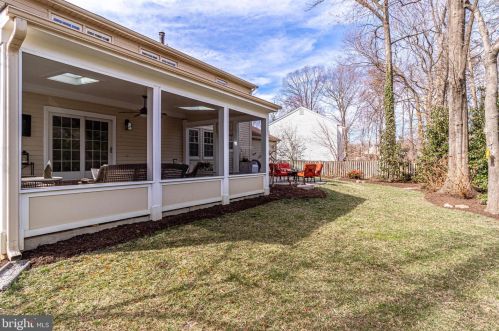 2122 Rampart Dr, Alexandria VA exterior