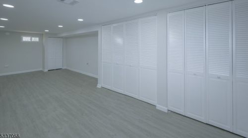 49 Woodland Ave, Whippany NJ  07981-1121 exterior