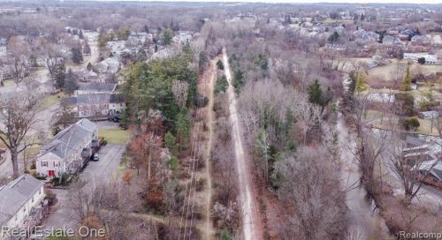 1439 Lantern Ln, Rochester MI 48306-4240 exterior