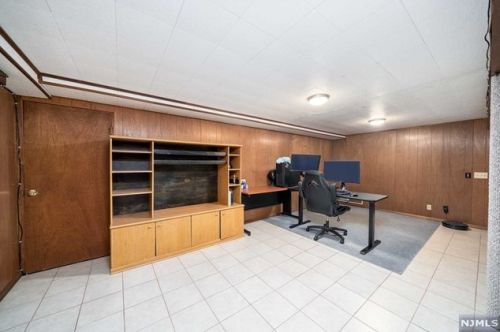 122 Harrison Ave, Hasbrouck Heights NJ 07604-1005 exterior