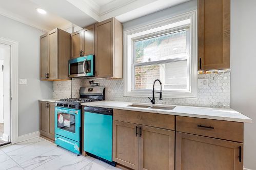 7821 Rhodes Ave, Chicago IL  60619-3013 exterior