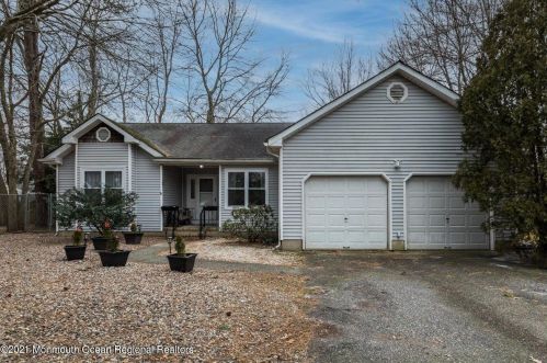 54 Morris Blvd, Berkeley Township, NJ 08721-3555