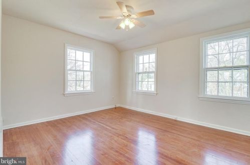 2701 Farmington Dr, Alexandria VA 22303-1315 exterior