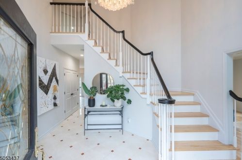 88 Old Indian Rd, Town Center, NJ 07052-2648