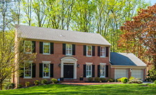 7715 Crossover Dr, Mc Lean VA  22102-2507 exterior