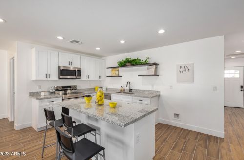 4215 19 Pl, Phoenix AZ 85040-1407 exterior