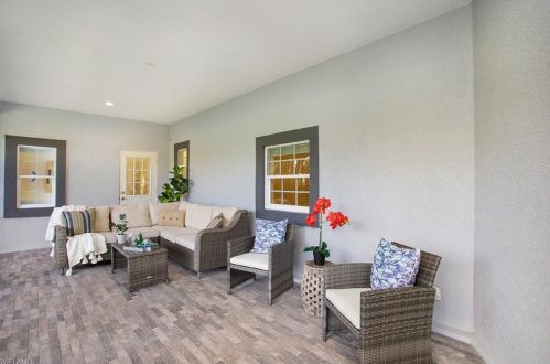 114 Edgemere Way, Naples FL 34105-7107 exterior