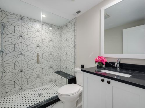 3128 Bernard St, Chicago IL  60618-6715 exterior