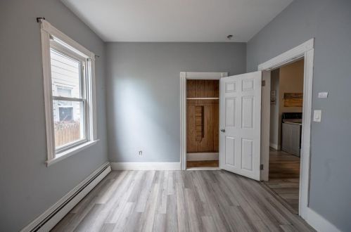 97 Seamans St, Providence RI 02908-1321 exterior