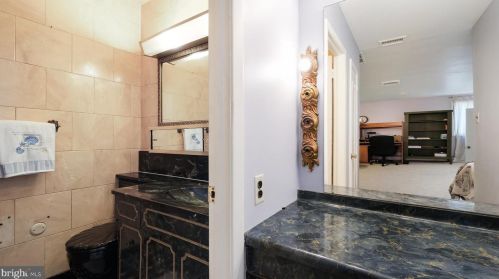 1078 Corn Crib Dr, Huntingdon Valley PA 19006-3306 exterior