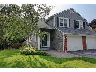 51 Arbor Dr, Providence, RI 02908-3532
