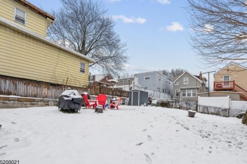 70 Lindsley Ave, Irvington NJ 07111-1749 exterior