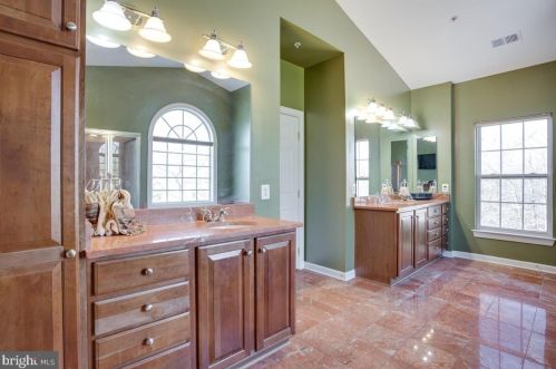 16803 Blue Indigo Ct, Accokeek MD 20607-3484 exterior