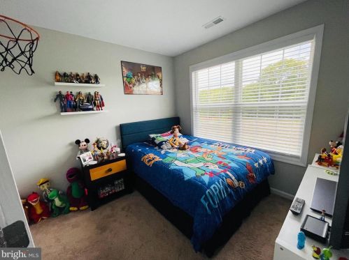 144 Overlook Dr, Hanover PA 17331-9136 exterior